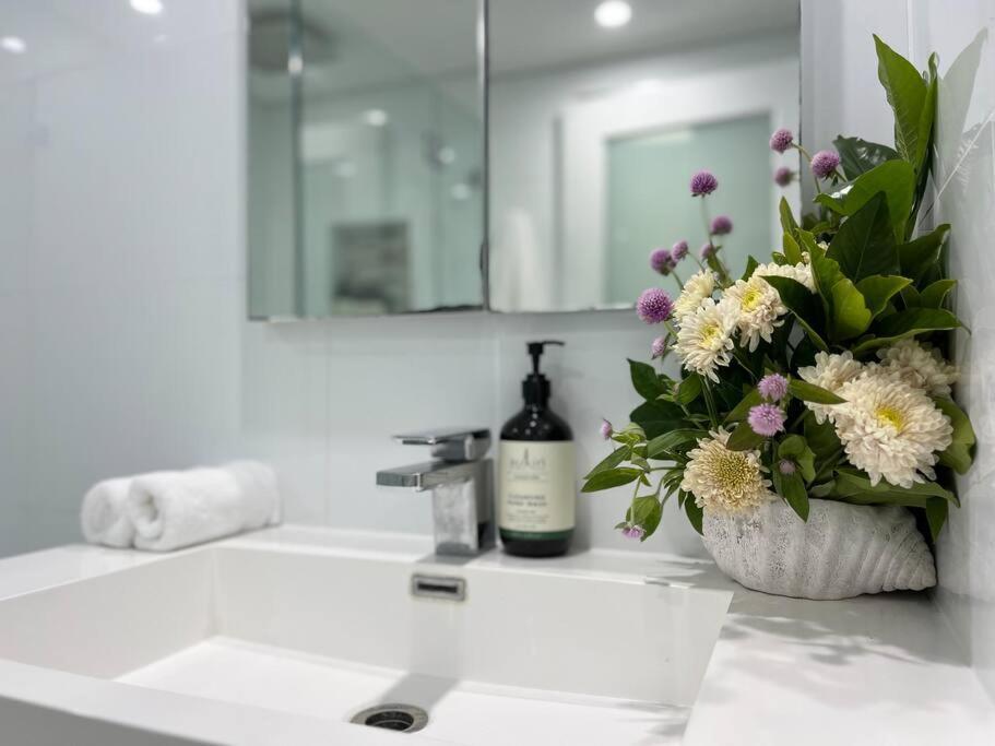 סידני Bondi Beach Waves Beachfront Apartment מראה חיצוני תמונה
