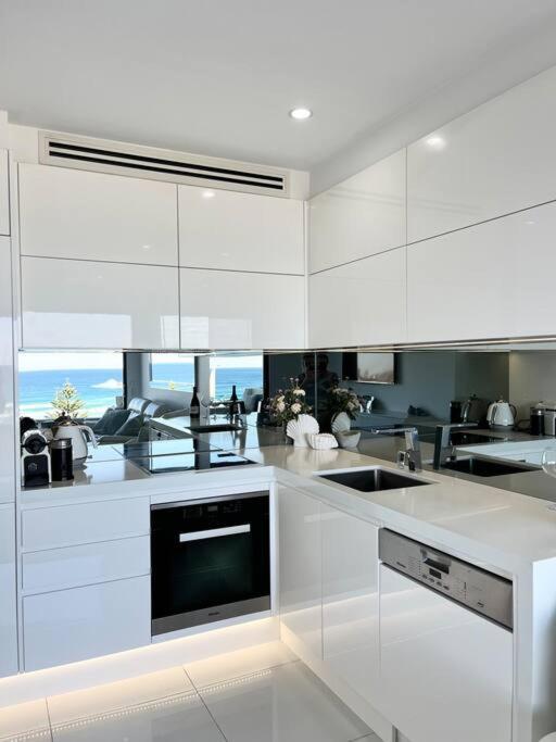 סידני Bondi Beach Waves Beachfront Apartment מראה חיצוני תמונה